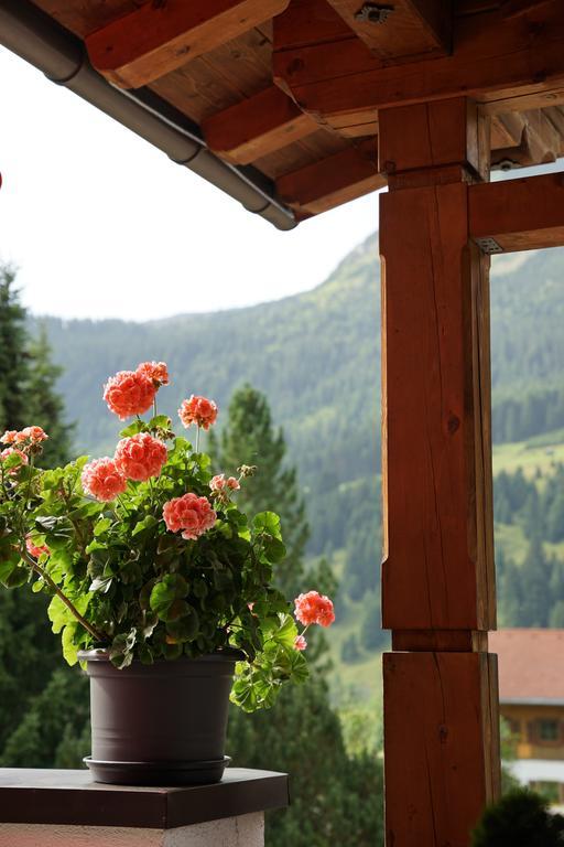 Garni Hotel Wildanger Zöblen Екстериор снимка